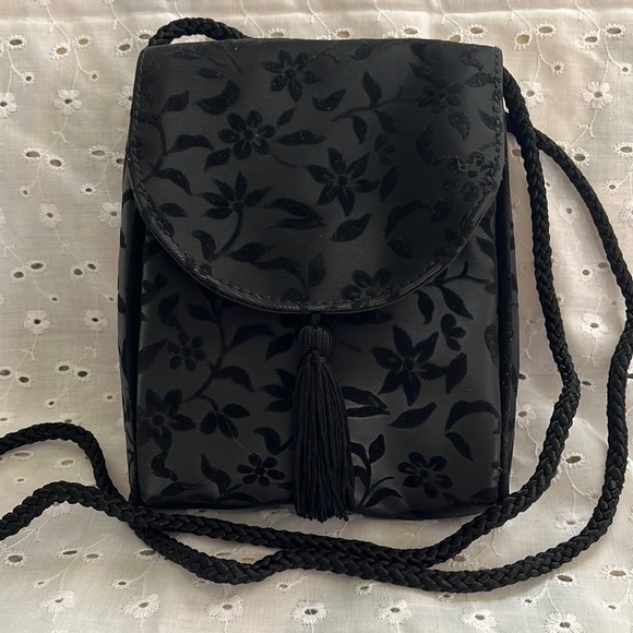 Avon black shoulder evening satin and crushed velvet satchel - Picture 6 of 6